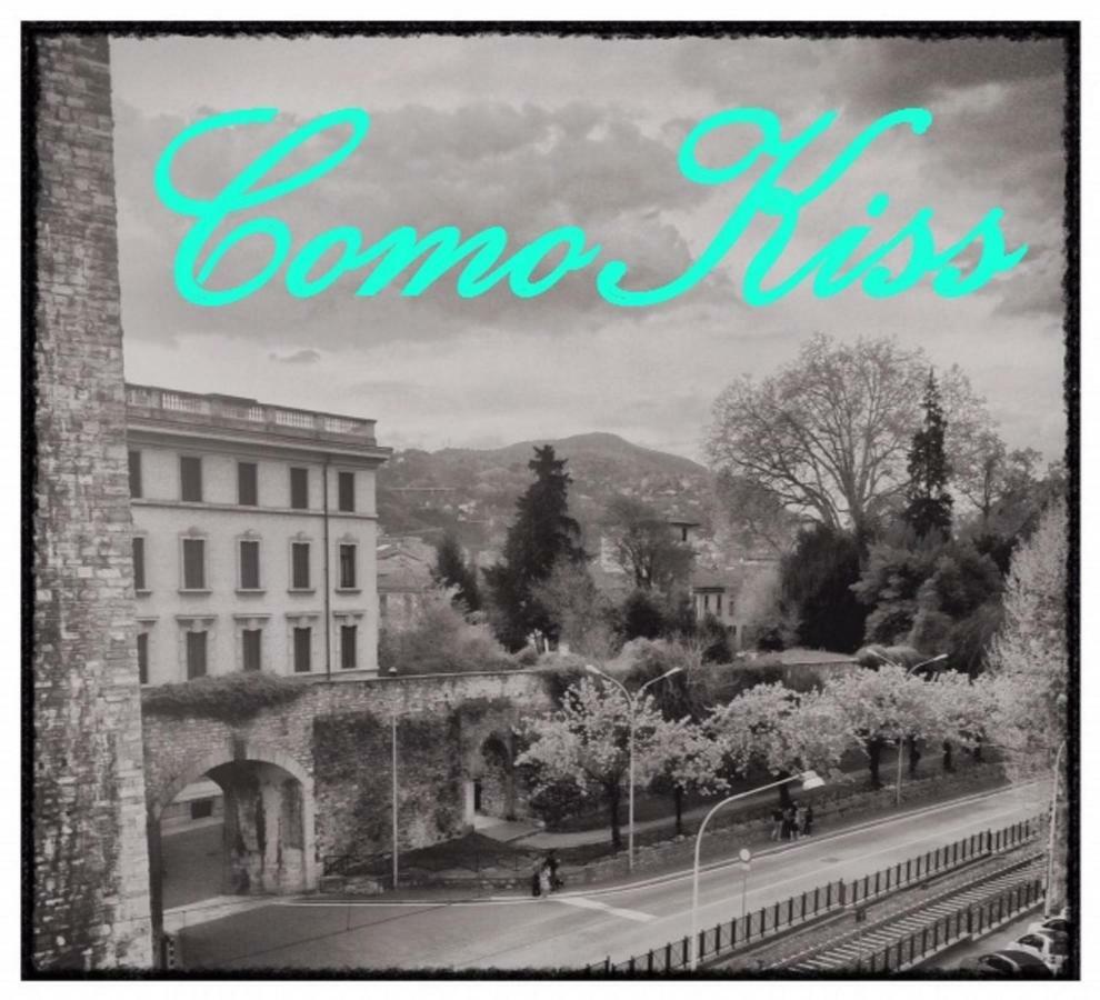 Comokiss Esterno foto